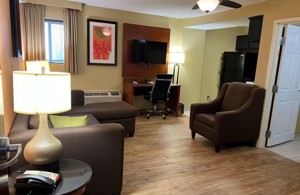 Best Western Plus Georgetown Corporate Center Hotel Номер фото