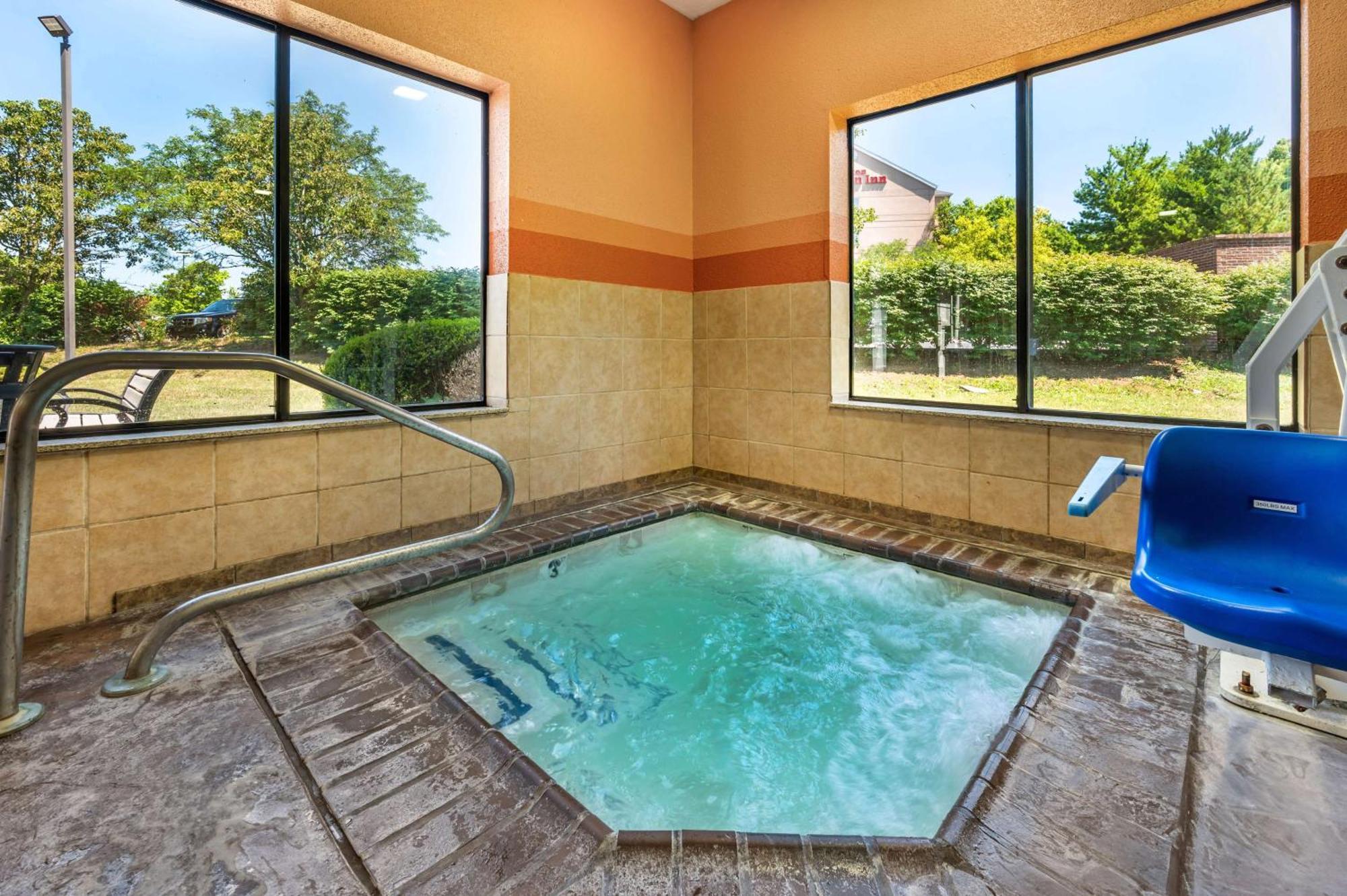 Best Western Plus Georgetown Corporate Center Hotel Экстерьер фото