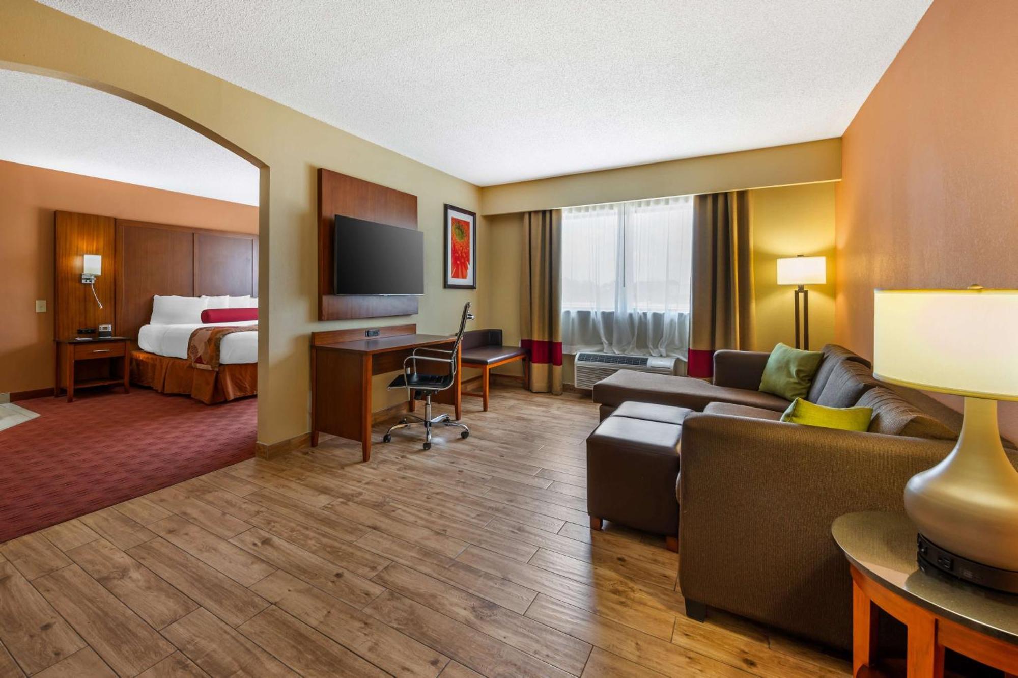 Best Western Plus Georgetown Corporate Center Hotel Экстерьер фото